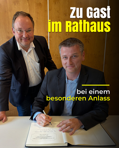 Rathaus Sportabenteurer Tilo Koch zu Gast im Rathaus Stuhr um sich in das Goldene Buch einzutragen.
